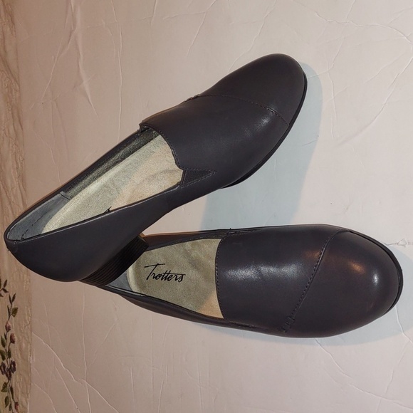 EUC Trotter Moment Gray Loafers Leather Uppers Narrow 6 1/2 - Picture 5 of 11